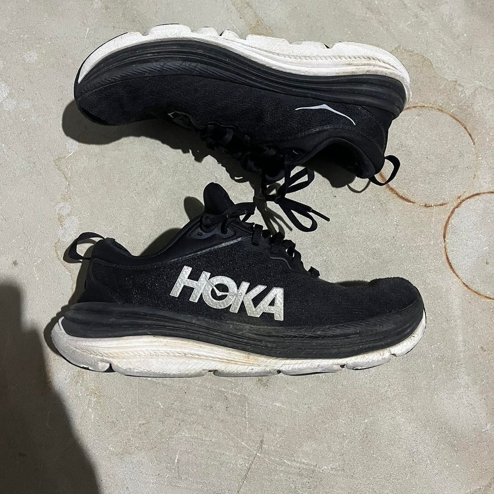 Hoka One One Gaviot 5 running sneakers size 9.5